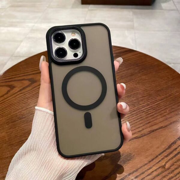 photo 2025 03 05 14 05 40 دی دیجی قاب گوشی iPhone 15 Pro max مگ سیف دار مدل Fit Classic